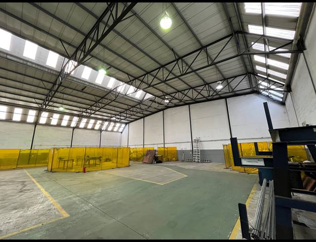 1,040M² WAREHOUSE TO LET IN KILLARNEY GARDENS